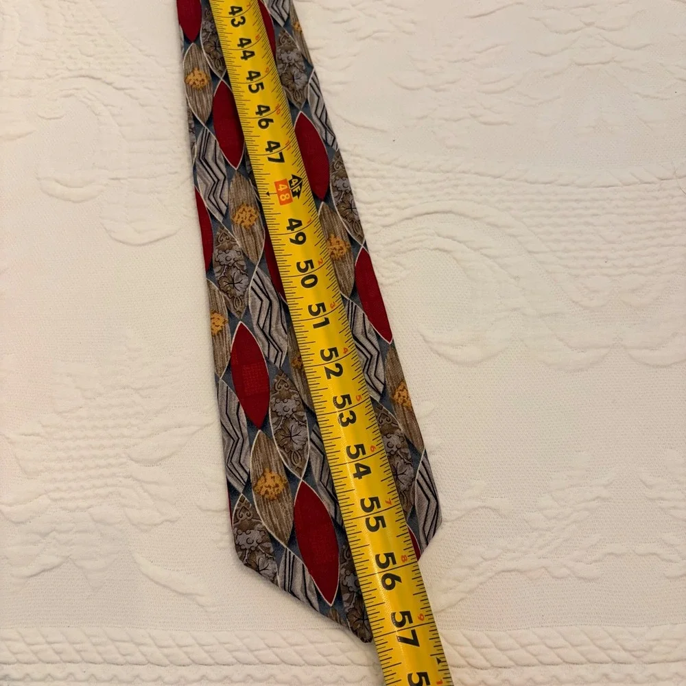 Guy Laroche Diffusion Silk Tie Red Grey Tan Geometric Diamond Pattern Canada